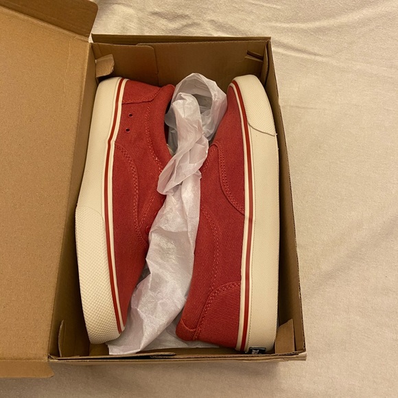 Sperry canvas boat shoes. - Picture 5 of 6